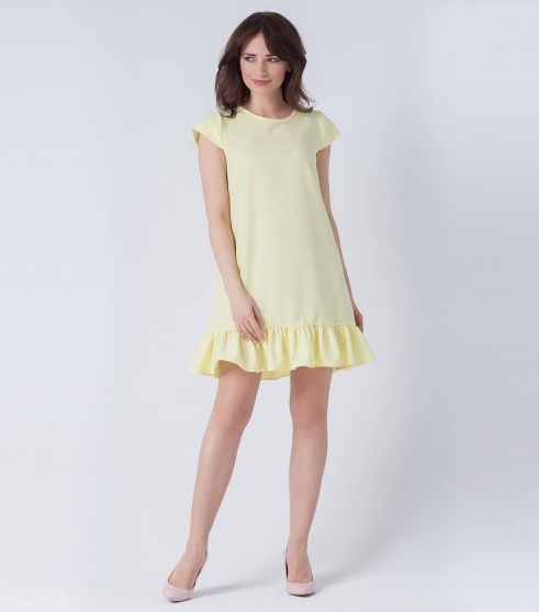 Żółta sukienka butik-choice.pl z okrągłym dekoltem