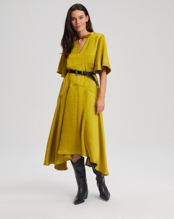 Żółta sukienka Diverse midi z dekoltem w kształcie litery v w stylu casual