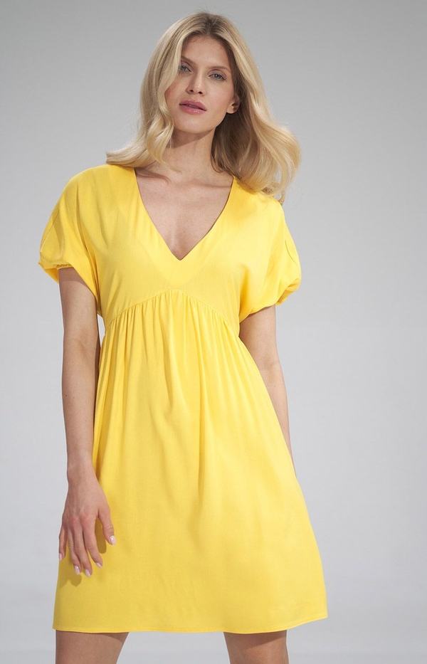Żółta sukienka Figl w stylu casual z dekoltem w kształcie litery v