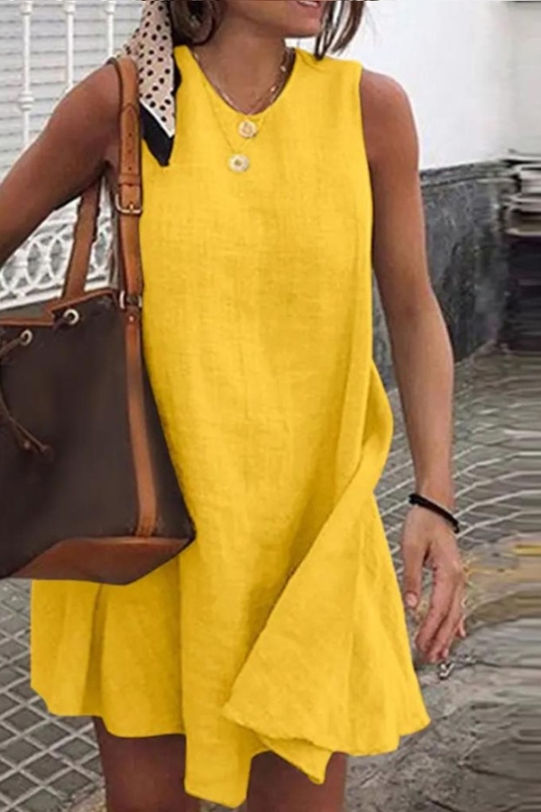 Żółta sukienka IVET mini z dekoltem w kształcie litery v oversize