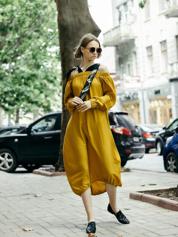 Żółta sukienka Julia Allert z tkaniny w stylu casual oversize