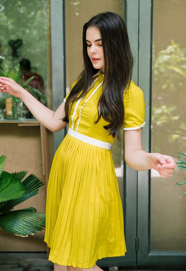 Żółta sukienka Justmelove w stylu casual z długim rękawem maxi