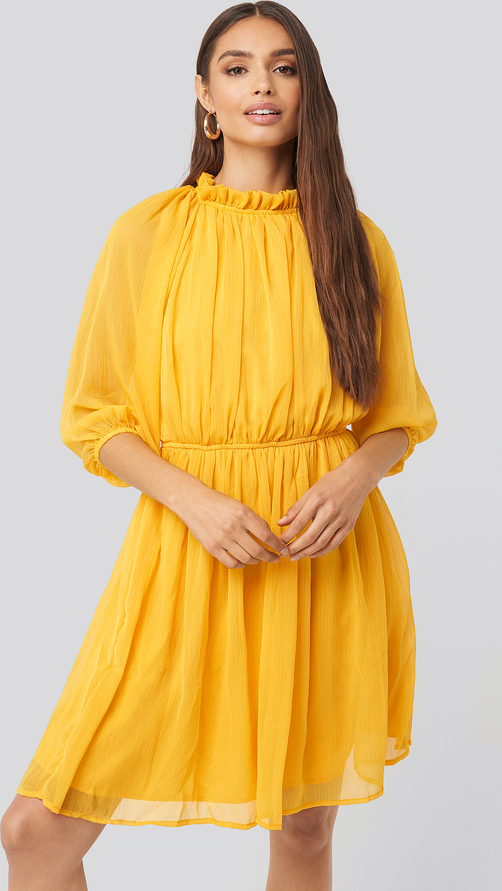 Żółta sukienka NA-KD Boho z długim rękawem