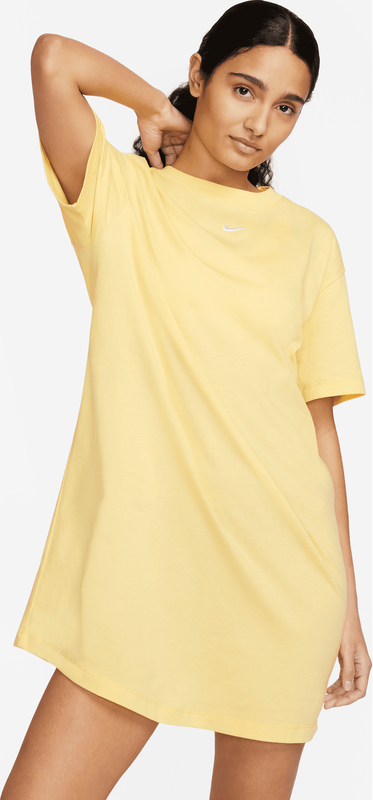 Żółta sukienka Nike z bawełny z krótkim rękawem z okrągłym dekoltem