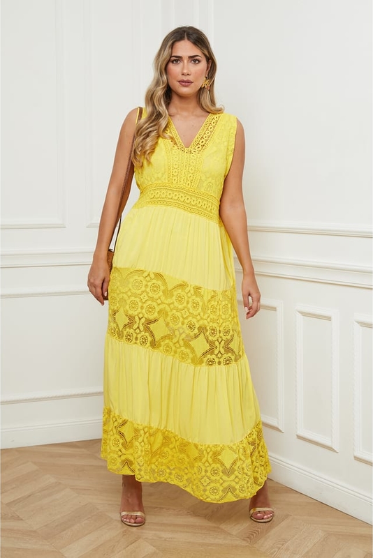 Żółta sukienka Plus Size Company z dekoltem w kształcie litery v z bawełny maxi