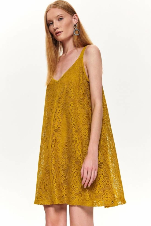 Żółta sukienka Top Secret z dekoltem w kształcie litery v na ramiączkach w stylu casual