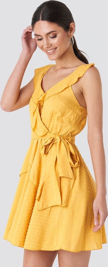Żółta sukienka Trendyol z dekoltem w kształcie litery v