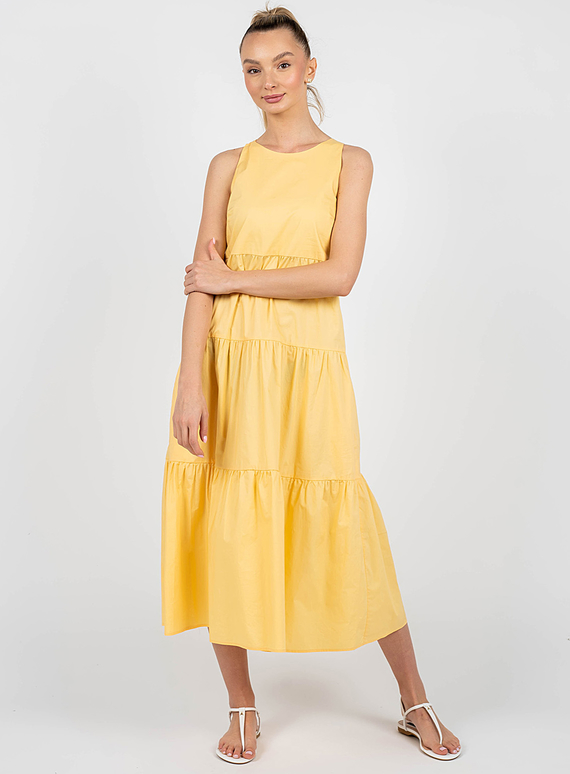 Żółta sukienka ubierzsie.com z okrągłym dekoltem bez rękawów trapezowa