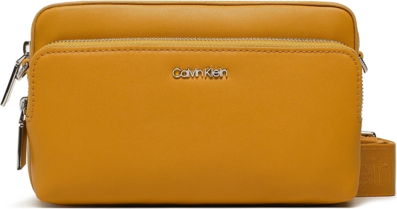 Żółta torebka Calvin Klein na ramię matowa w młodzieżowym stylu