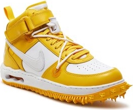 Żółte buty sportowe Nike sznurowane