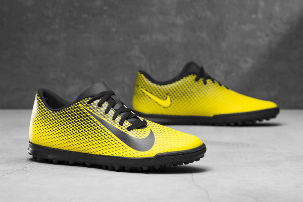 Żółte buty sportowe Nike sznurowane