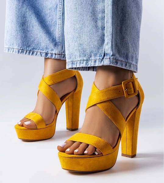 Żółte sandały BM