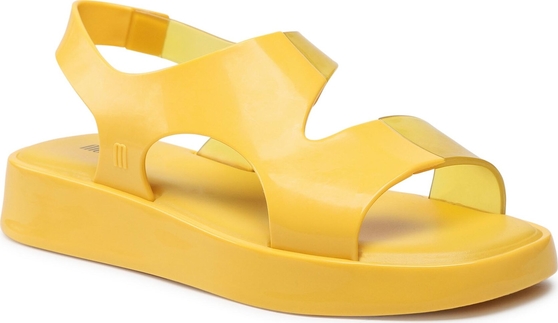 Żółte sandały Melissa z klamrami w stylu casual