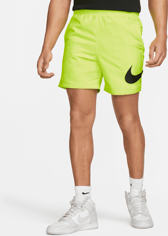 Żółte spodenki Nike w sportowym stylu z tkaniny