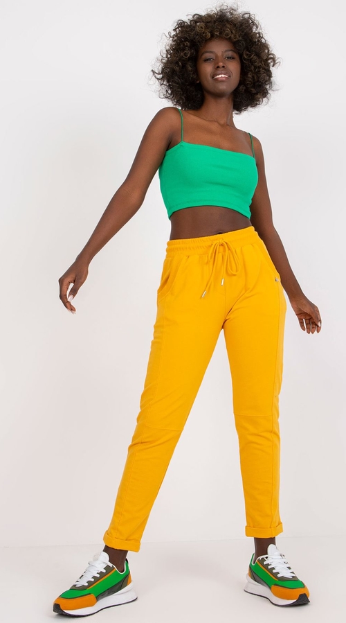 Żółte spodnie sportowe Basic Feel Good w sportowym stylu z dresówki