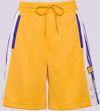 Żółte szorty Adidas w sportowym stylu