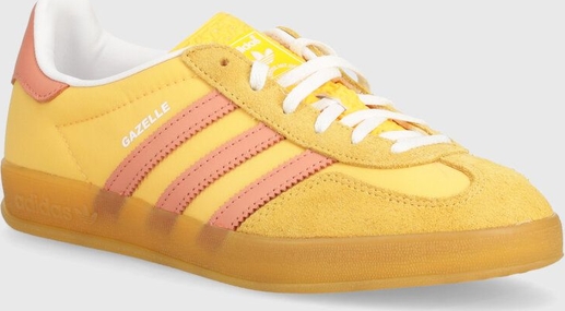 Żółte trampki Adidas Originals w sportowym stylu z płaską podeszwą