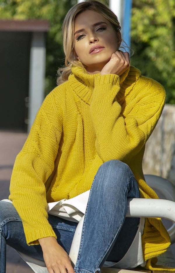 Żółty sweter Fobya w stylu casual