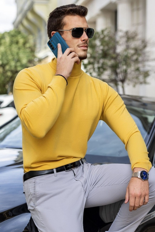 Żółty sweter IVET