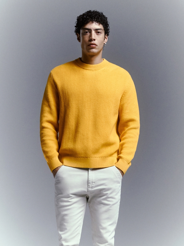 Żółty sweter Reserved z bawełny w stylu casual z okrągłym dekoltem