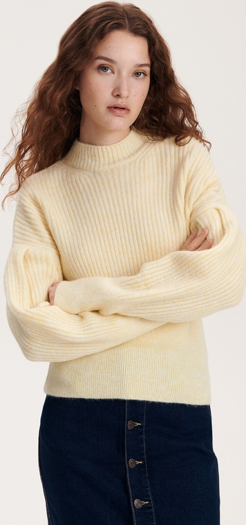 Żółty sweter Reserved z dzianiny