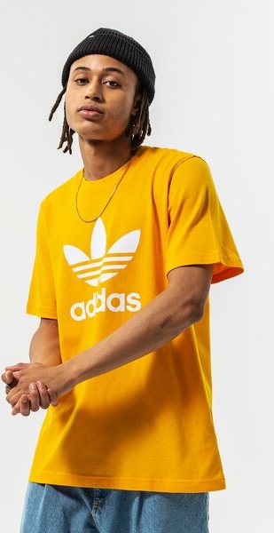 Żółty t-shirt Adidas w młodzieżowym stylu z krótkim rękawem