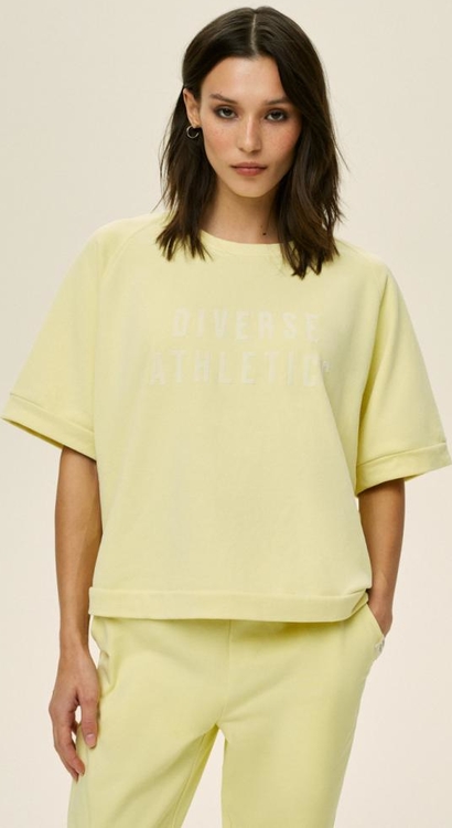 Żółty t-shirt Diverse z okrągłym dekoltem w młodzieżowym stylu