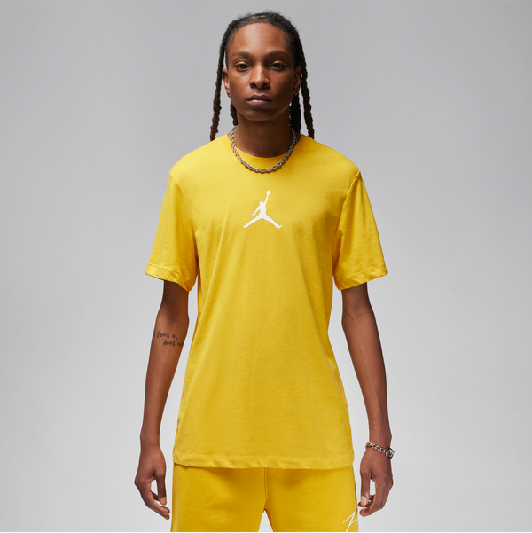 Żółty t-shirt Jordan z bawełny w sportowym stylu z krótkim rękawem