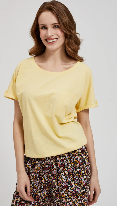 Żółty t-shirt Moodo.pl z okrągłym dekoltem z krótkim rękawem