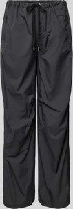 Czarne spodnie Juicy Couture w sportowym stylu