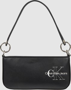 Czarna torebka Calvin Klein na ramię lakierowana w stylu glamour