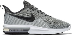 Buty sportowe Nike sznurowane na koturnie w sportowym stylu