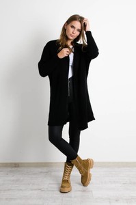Czarny sweter Olika w stylu casual