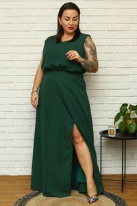 Zielona sukienka KARKO z długim rękawem z szyfonu dla puszystych
