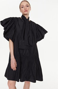 Czarna sukienka Mmc Studio z okrągłym dekoltem z krótkim rękawem w stylu casual
