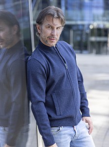 Granatowy sweter M. Lasota w stylu casual