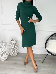 Zielona sukienka ModnaKiecka.pl prosta w stylu casual z długim rękawem