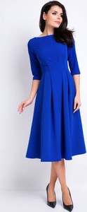 Niebieska sukienka Awama rozkloszowana w stylu klasycznym midi