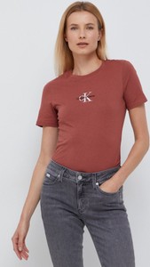 Czerwony t-shirt Calvin Klein w stylu casual z krótkim rękawem z okrągłym dekoltem