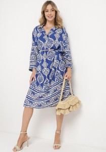 Niebieska sukienka born2be midi w stylu klasycznym z dekoltem w kształcie litery v