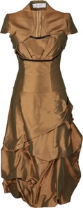 Brązowa sukienka Fokus midi trapezowa z krótkim rękawem