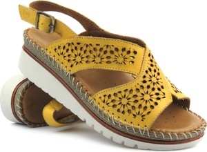 Żółte sandały Manitu w stylu casual na koturnie