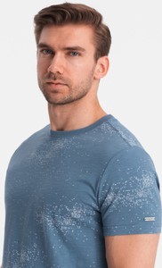 Niebieski t-shirt Ombre w młodzieżowym stylu