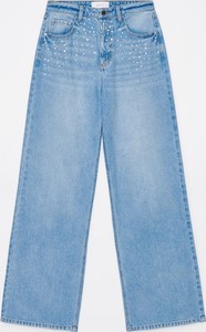 Niebieskie jeansy Mohito w street stylu