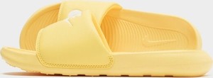 Żółte klapki Nike w sportowym stylu z płaską podeszwą