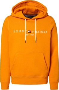 Pomarańczowa bluza Tommy Hilfiger w młodzieżowym stylu