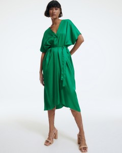 Zielona sukienka Reserved midi z krótkim rękawem z dekoltem w kształcie litery v