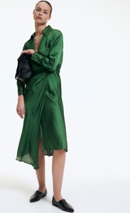 Zielona sukienka Reserved midi w stylu casual