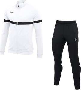 Dres Nike w sportowym stylu
