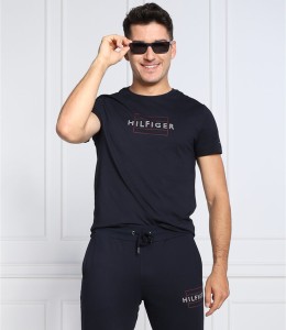 Czarny t-shirt Tommy Hilfiger z krótkim rękawem w młodzieżowym stylu